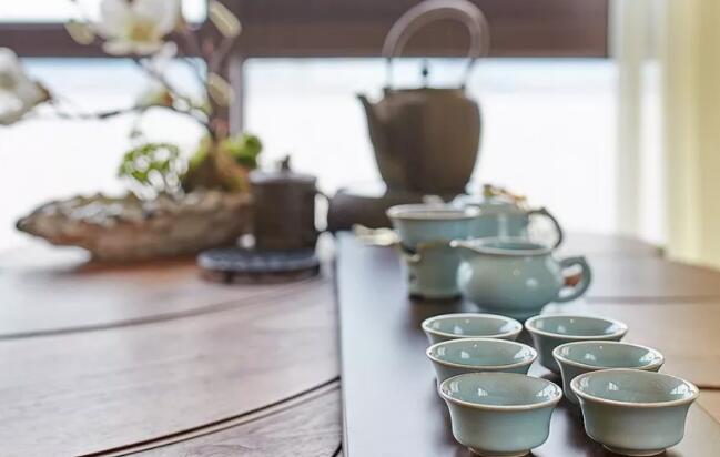 茶樓茶室家具之茶桌與坐具的材質(zhì)選擇